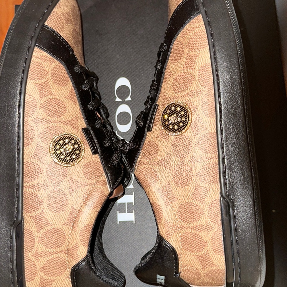 (LWLN) Coach Sneaker w/Swarovski Diamonds Emblem